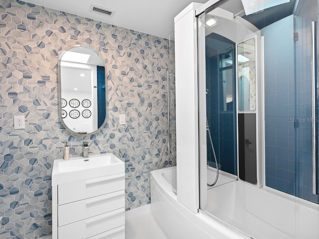 7647 Sanderling Road Sarasota FL 34242 - HERON LAGOON A4671186 image41