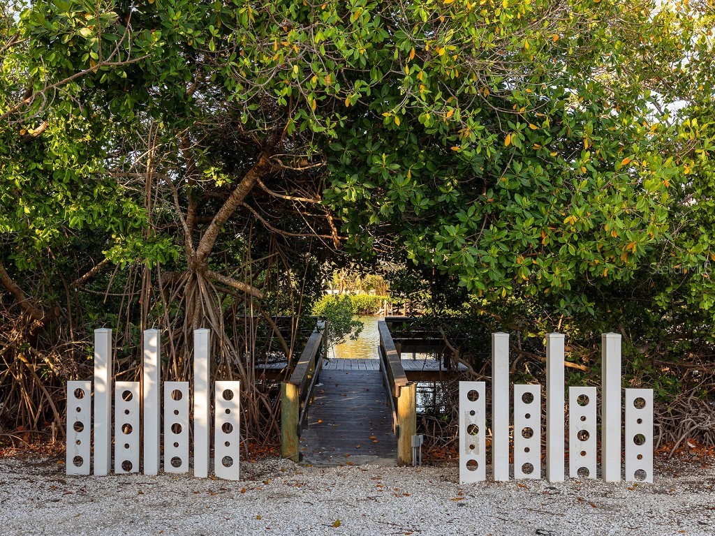 7647 Sanderling Road Sarasota FL 34242 - HERON LAGOON A4671186 image58