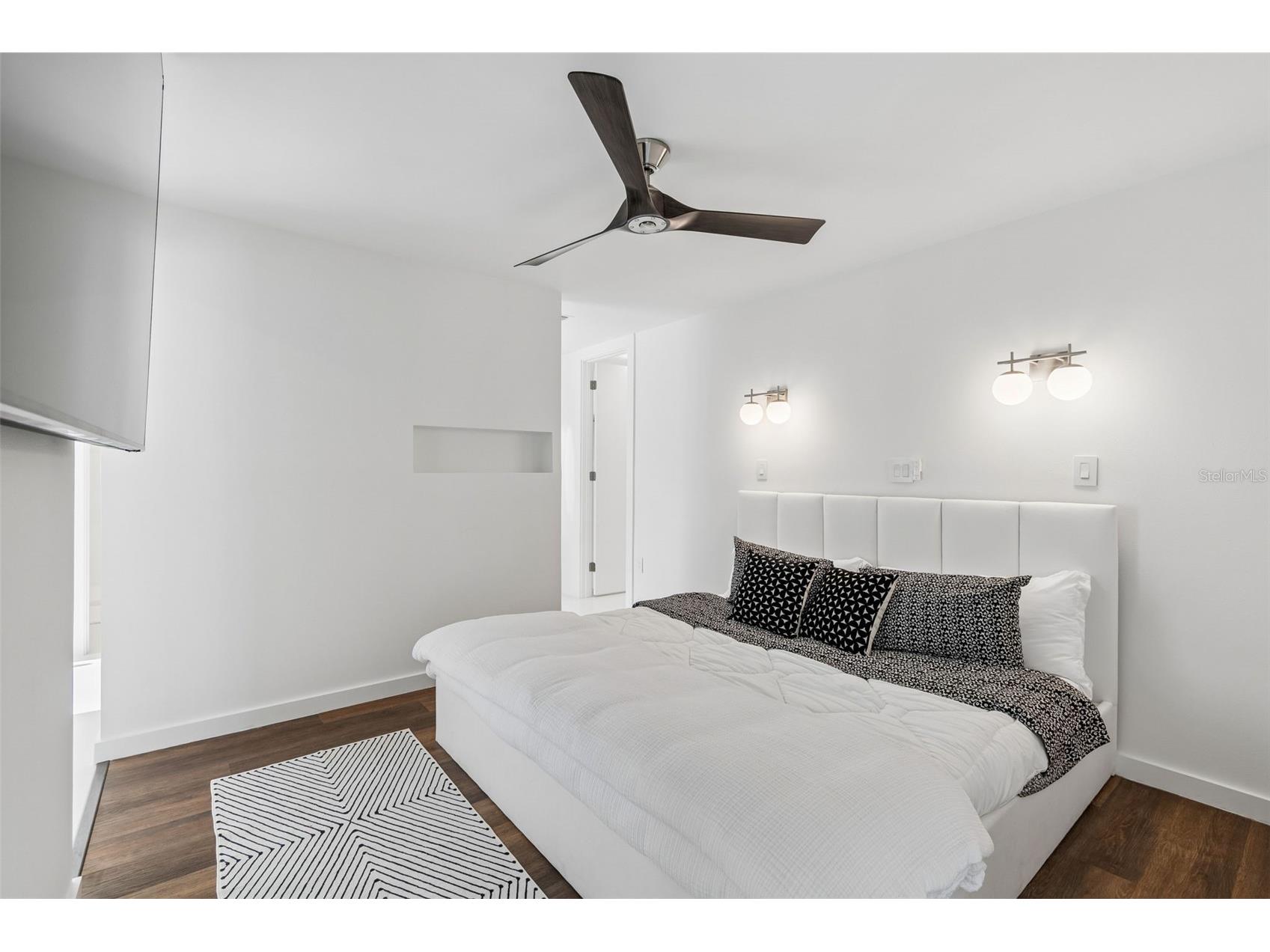 7647 Sanderling Road Sarasota FL 34242 - HERON LAGOON TB8486392 image15