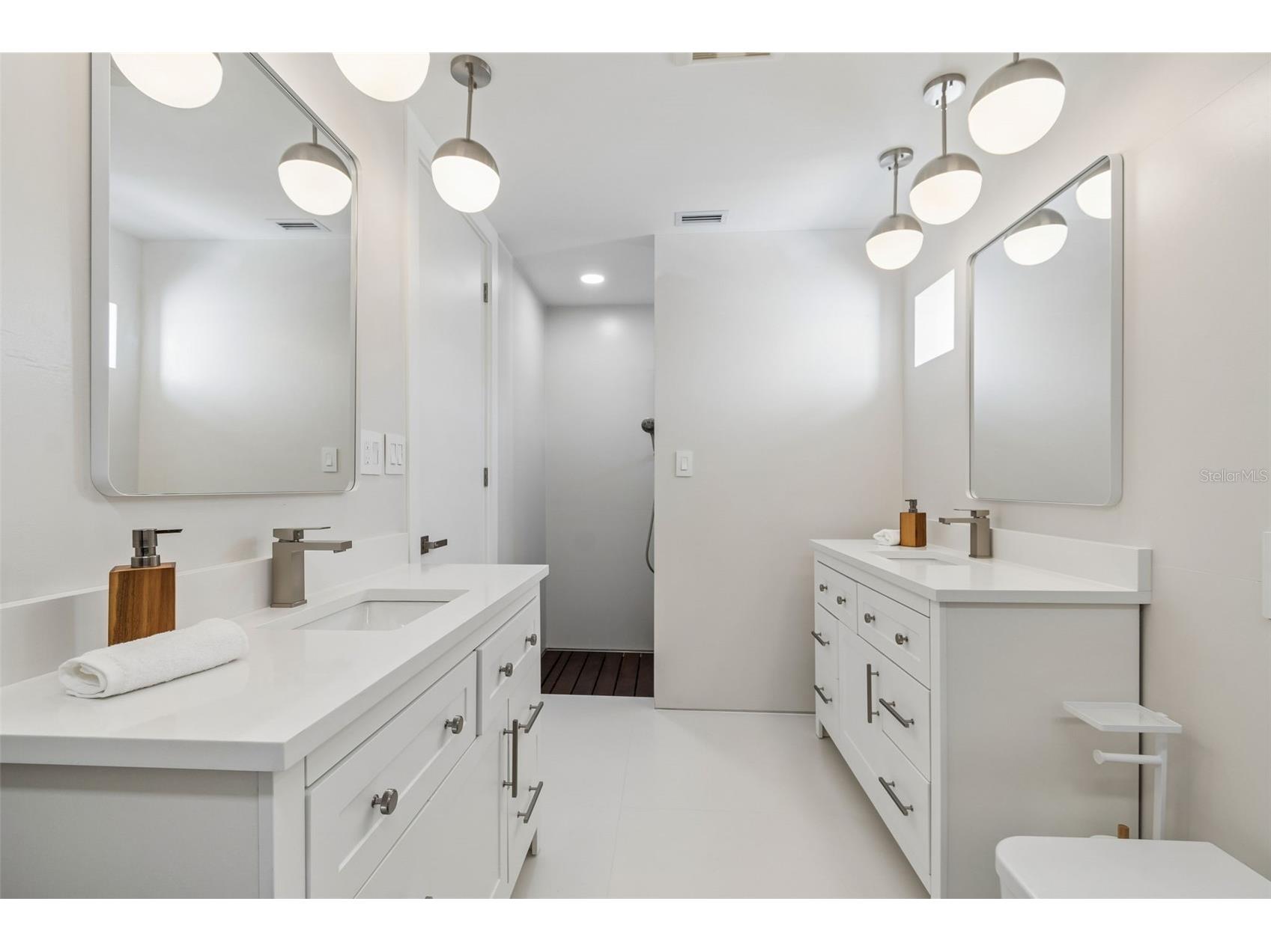 7647 Sanderling Road Sarasota FL 34242 - HERON LAGOON TB8486392 image21