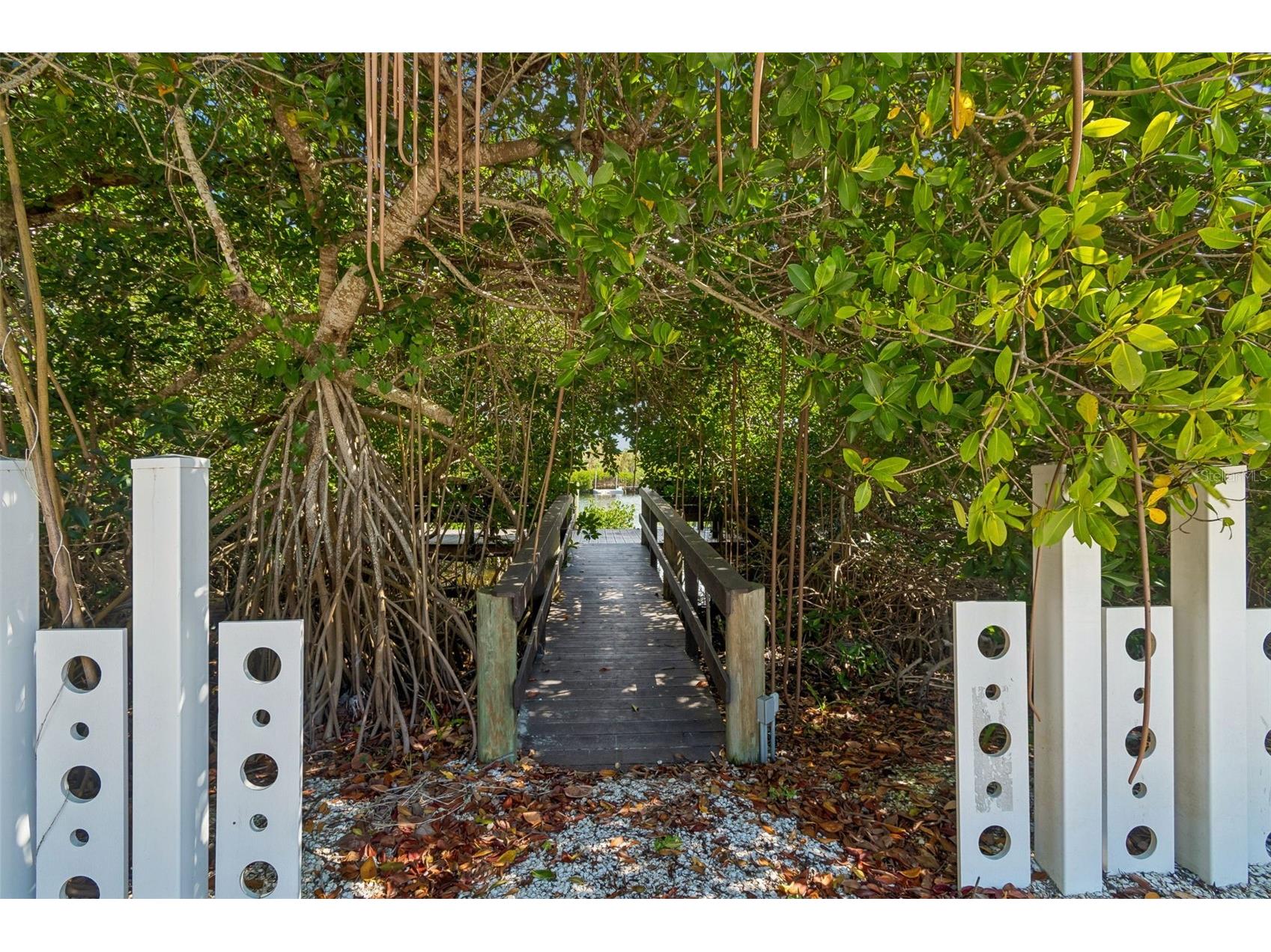 7647 Sanderling Road Sarasota FL 34242 - HERON LAGOON TB8486392 image56