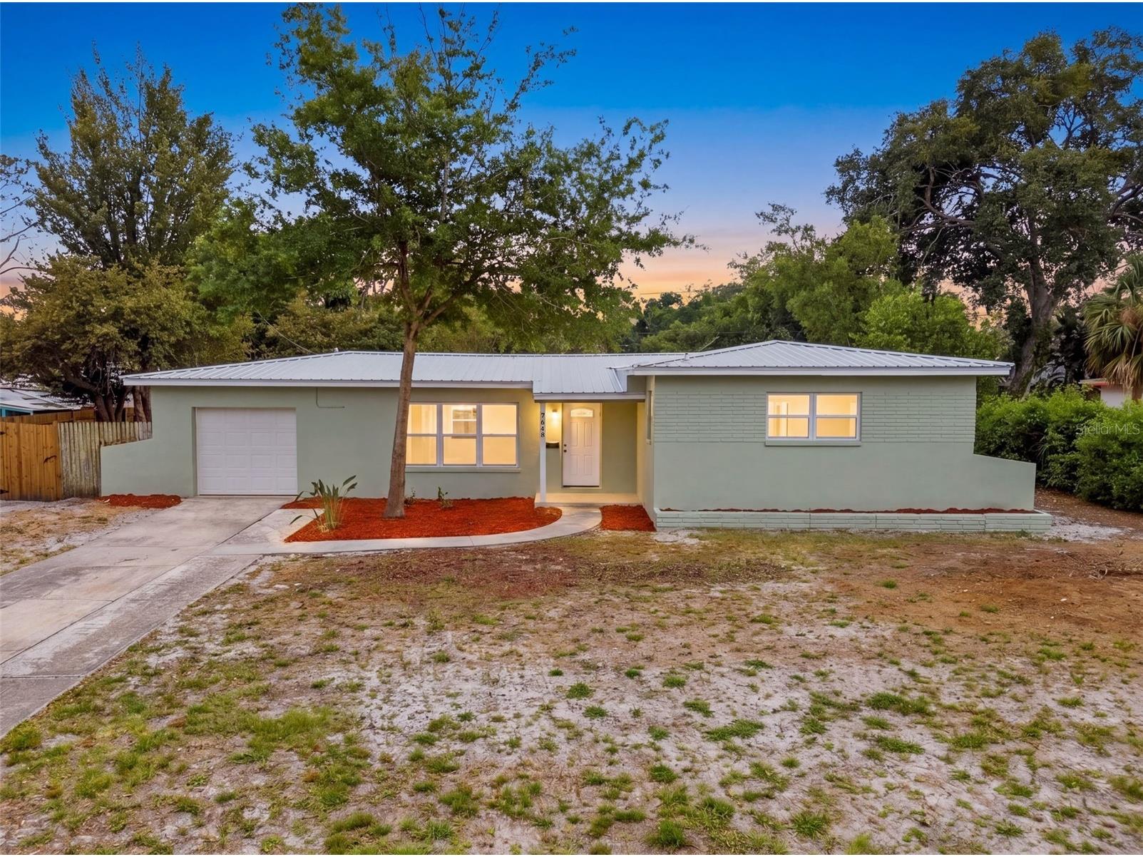 7648 15th Avenue N Saint Petersburg FL 33710 W7885042 image1