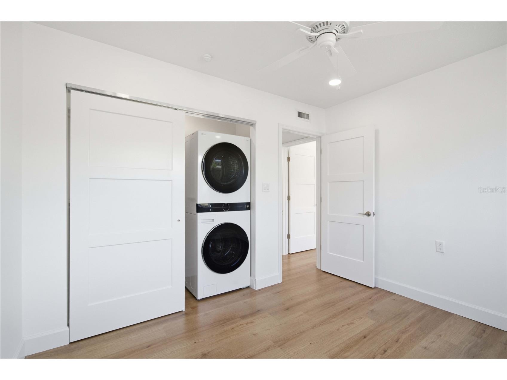 765 John Ringling Boulevard #1CLARI Sarasota FL 34236 A4697791 image16