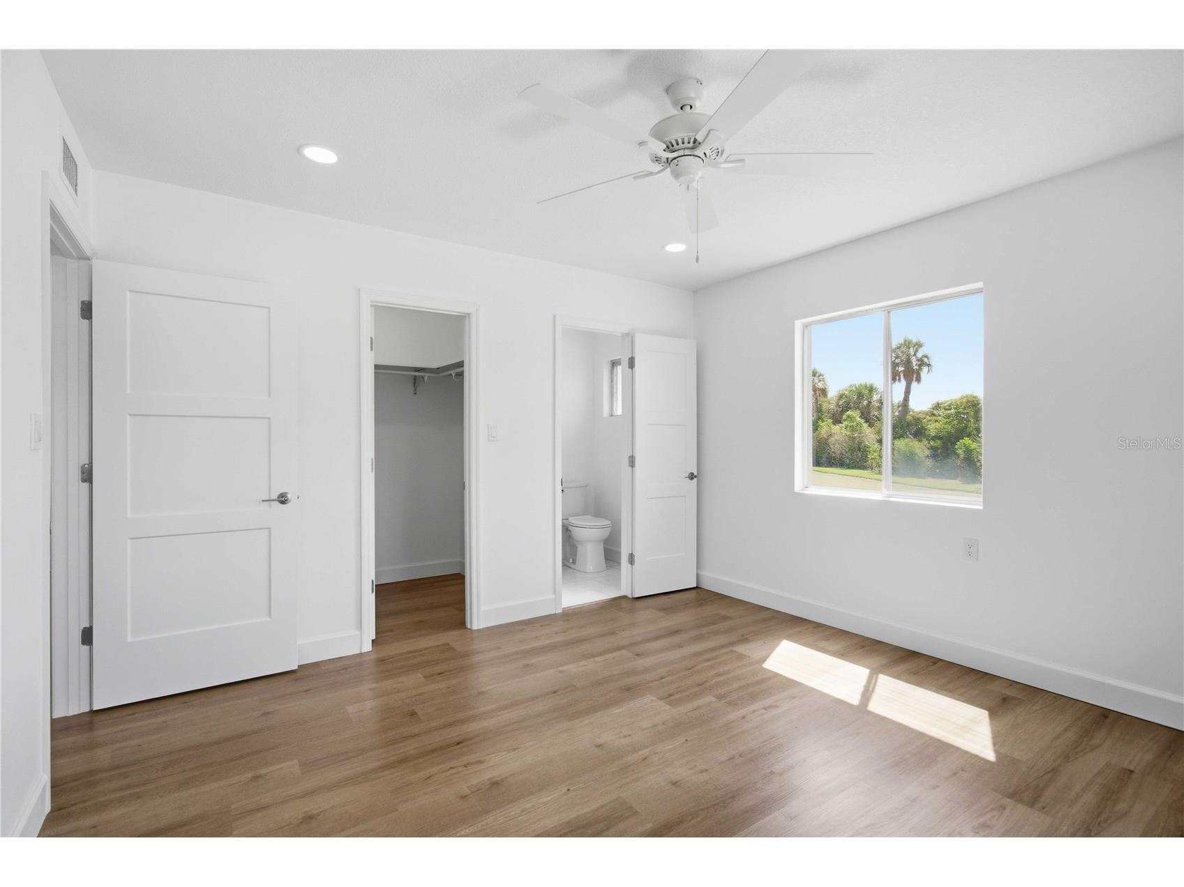 765 John Ringling Boulevard #1CLARI Sarasota FL 34236 A4697791 image18
