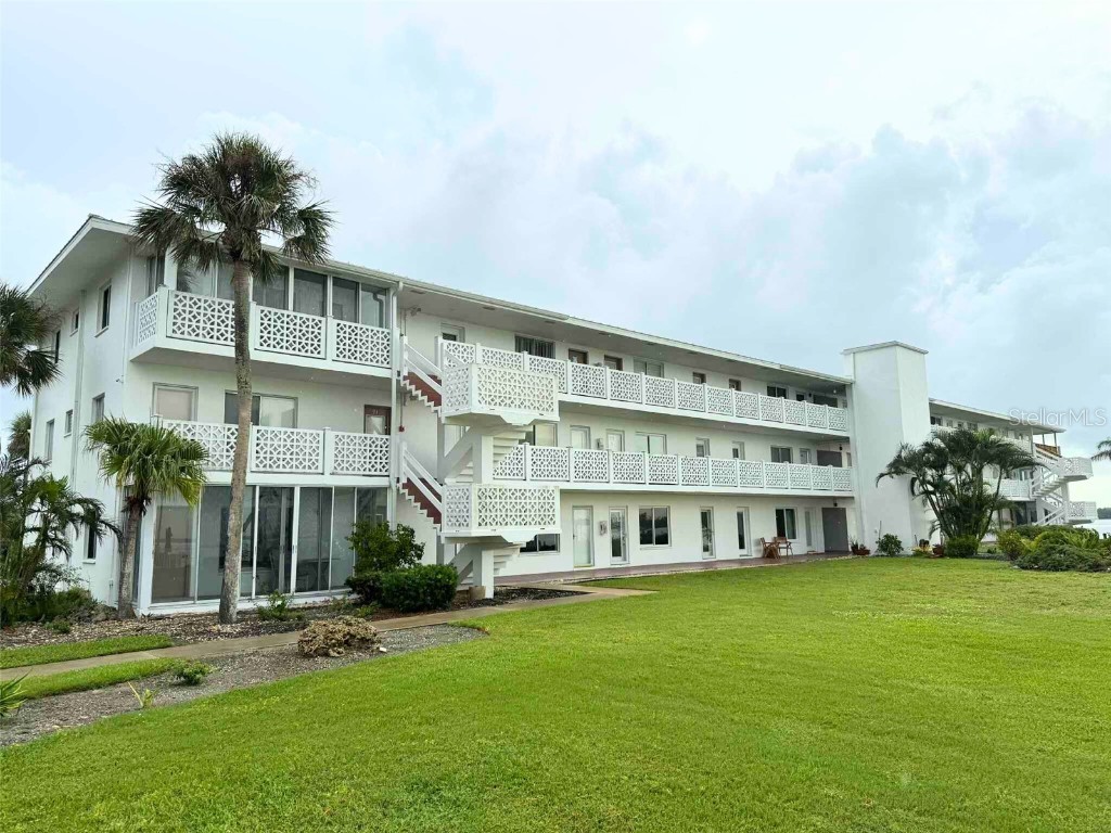 765 John Ringling Boulevard #32 Sarasota FL 34236 A4664636 image1