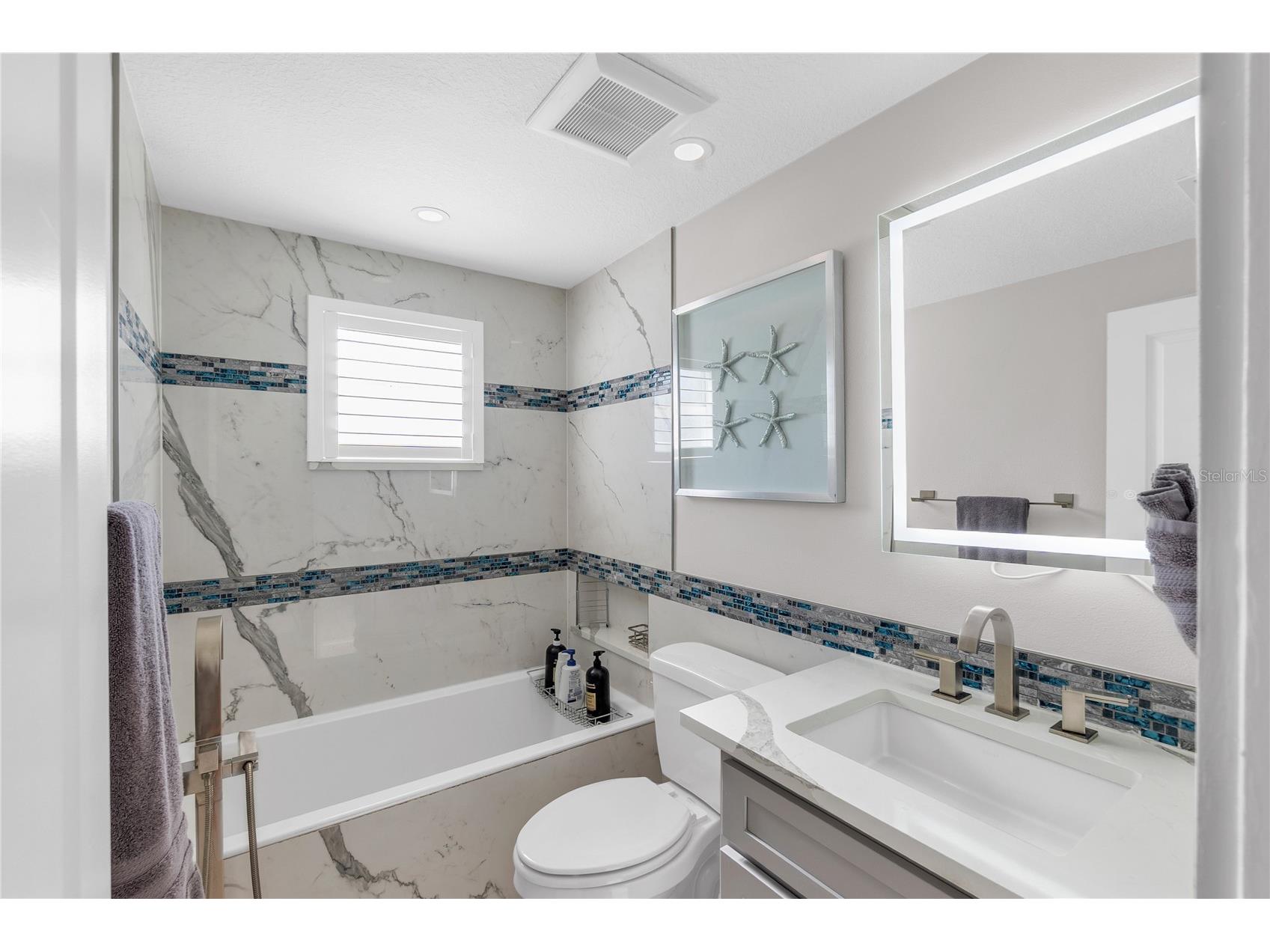765 Saint Judes Drive N Longboat Key FL 34228 - SARASOTA BAY / GULF OF MEXICO A4683420 image16