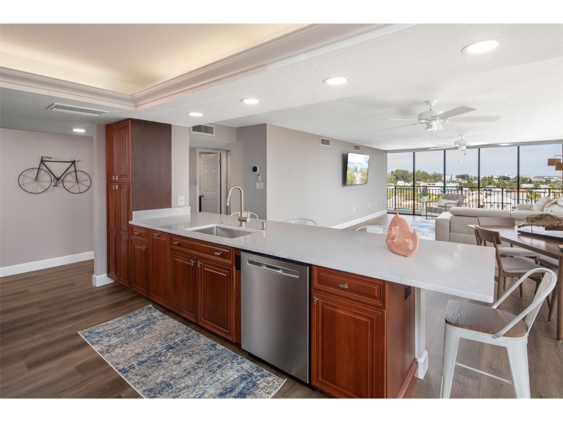 7650 Bayshore Drive #606 Treasure Island FL 33706 TB8417196 image5