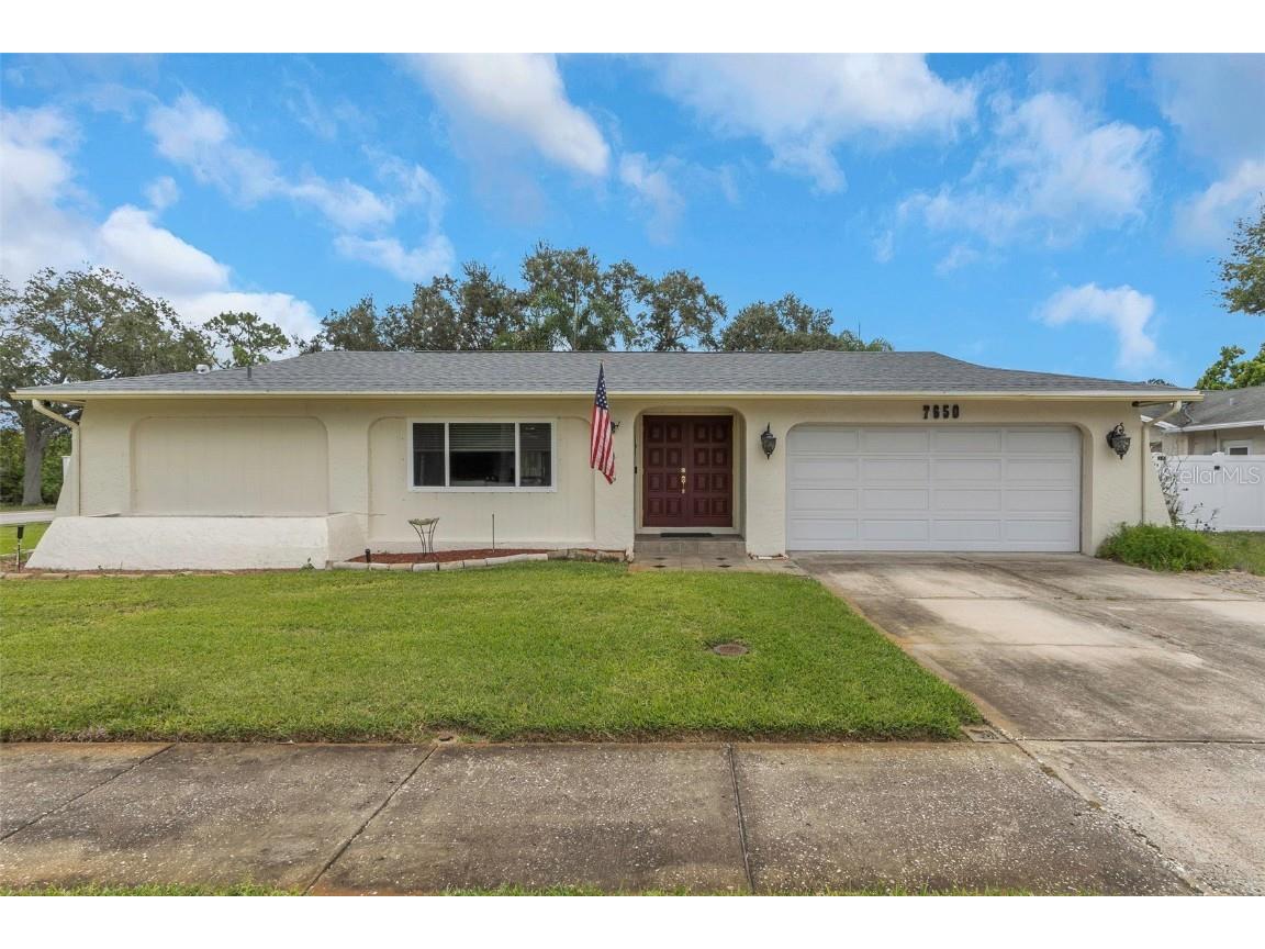 7650 Gibralter Court Saint Petersburg FL 33709 U8214657 image1
