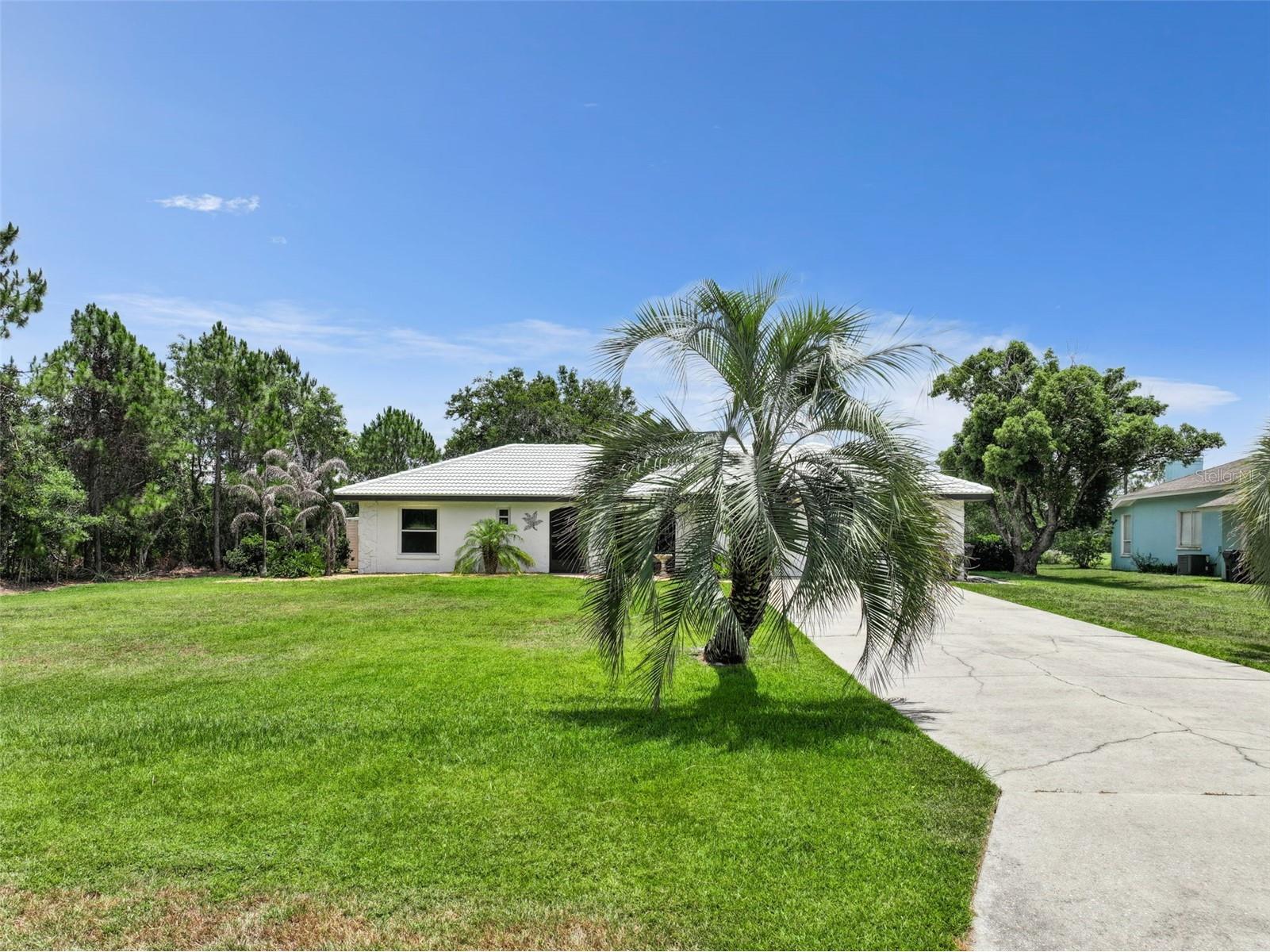 7651 Limonia Drive Indian Lake Estates FL 33855 - LAKE WALK IN WATER P4938749 image4