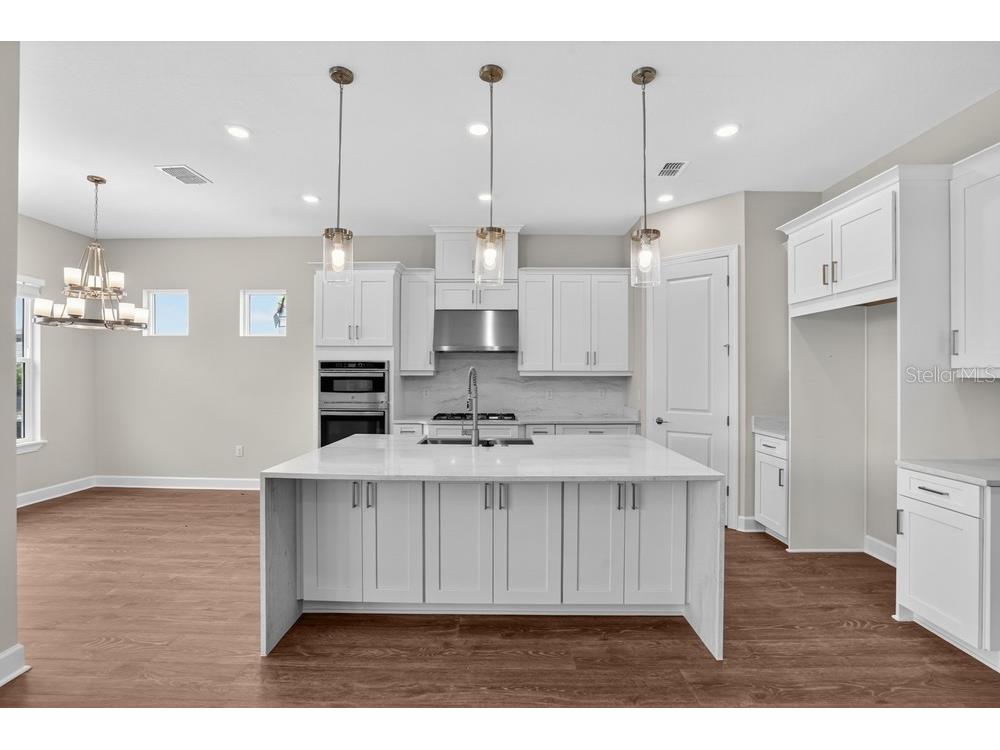 7653 Moonbeam Avenue Sarasota FL 34241 A4677159 image2