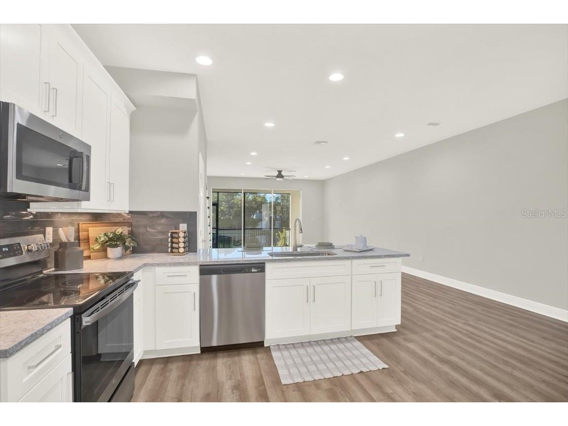 7654 93rd Street N Seminole FL 33777 TB8447677 image3