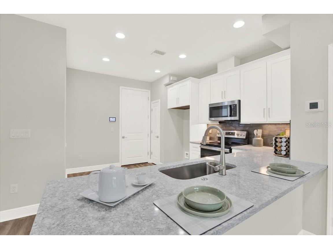 7654 93rd Street N Seminole FL 33777 TB8447677 image5