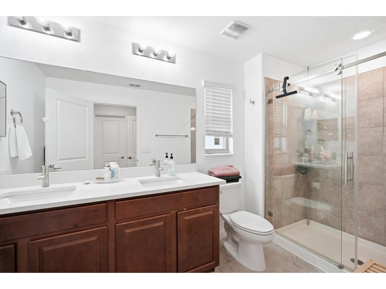 7656 Ginger Lily Court Tampa FL 33619 TB8525270 image17