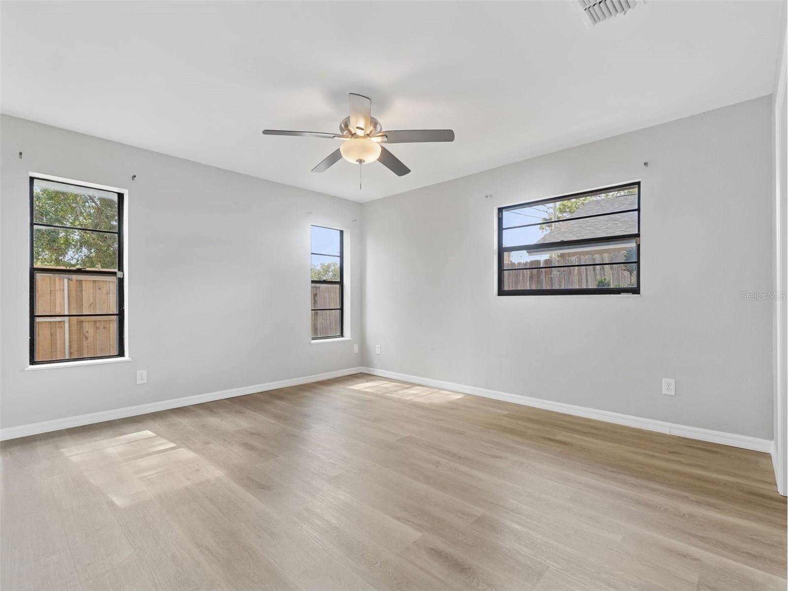 766 91st Avenue N Saint Petersburg FL 33702 TB8503171 image8