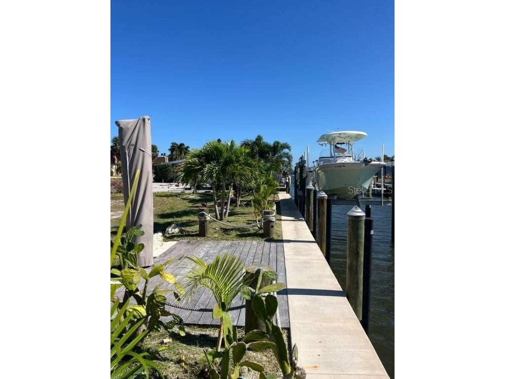 766 Saint Judes Drive N Longboat Key FL 34228 TB8439776 image6