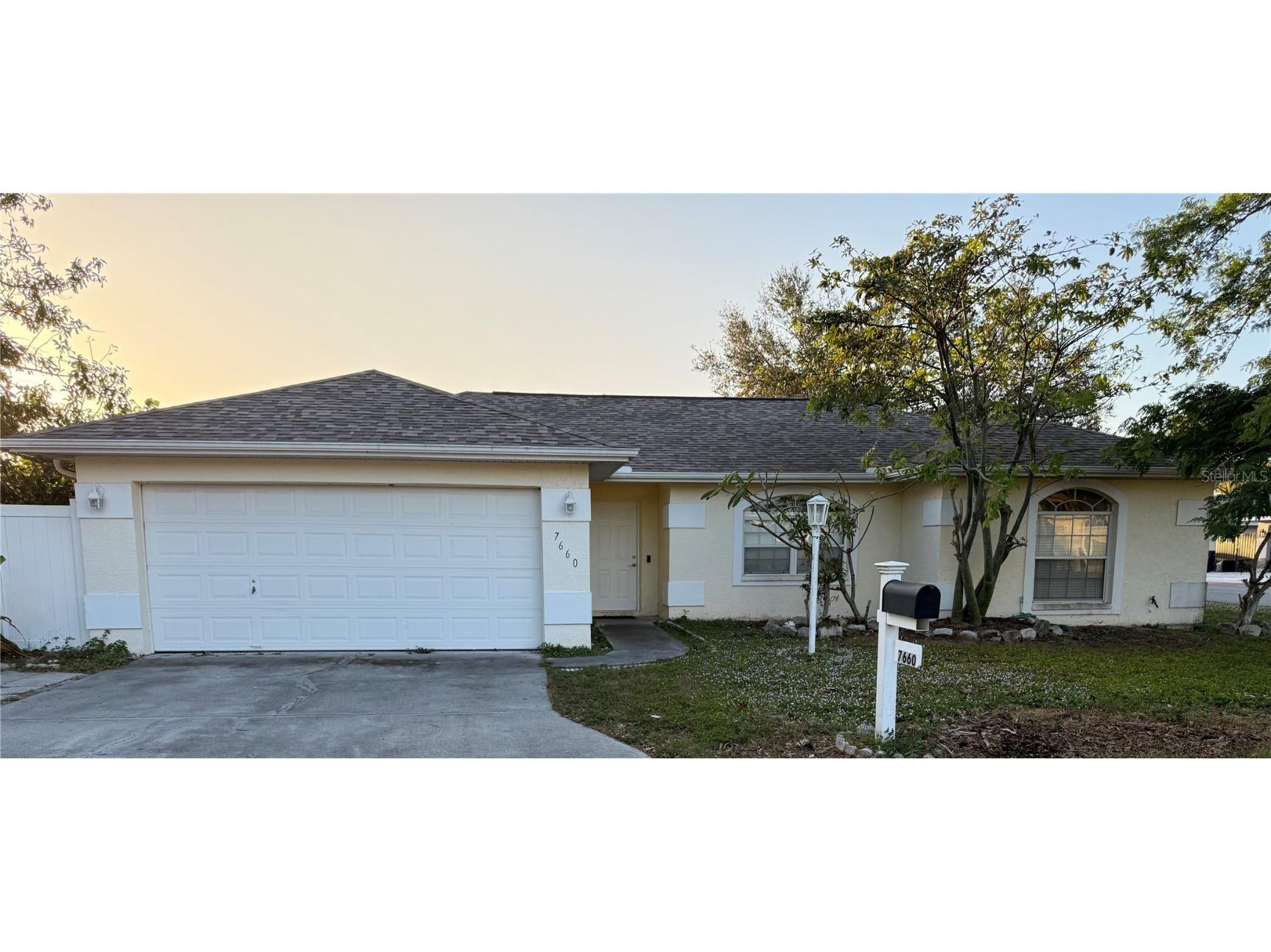 7660 39th Street Circle E Sarasota FL 34243 A4632521 image1