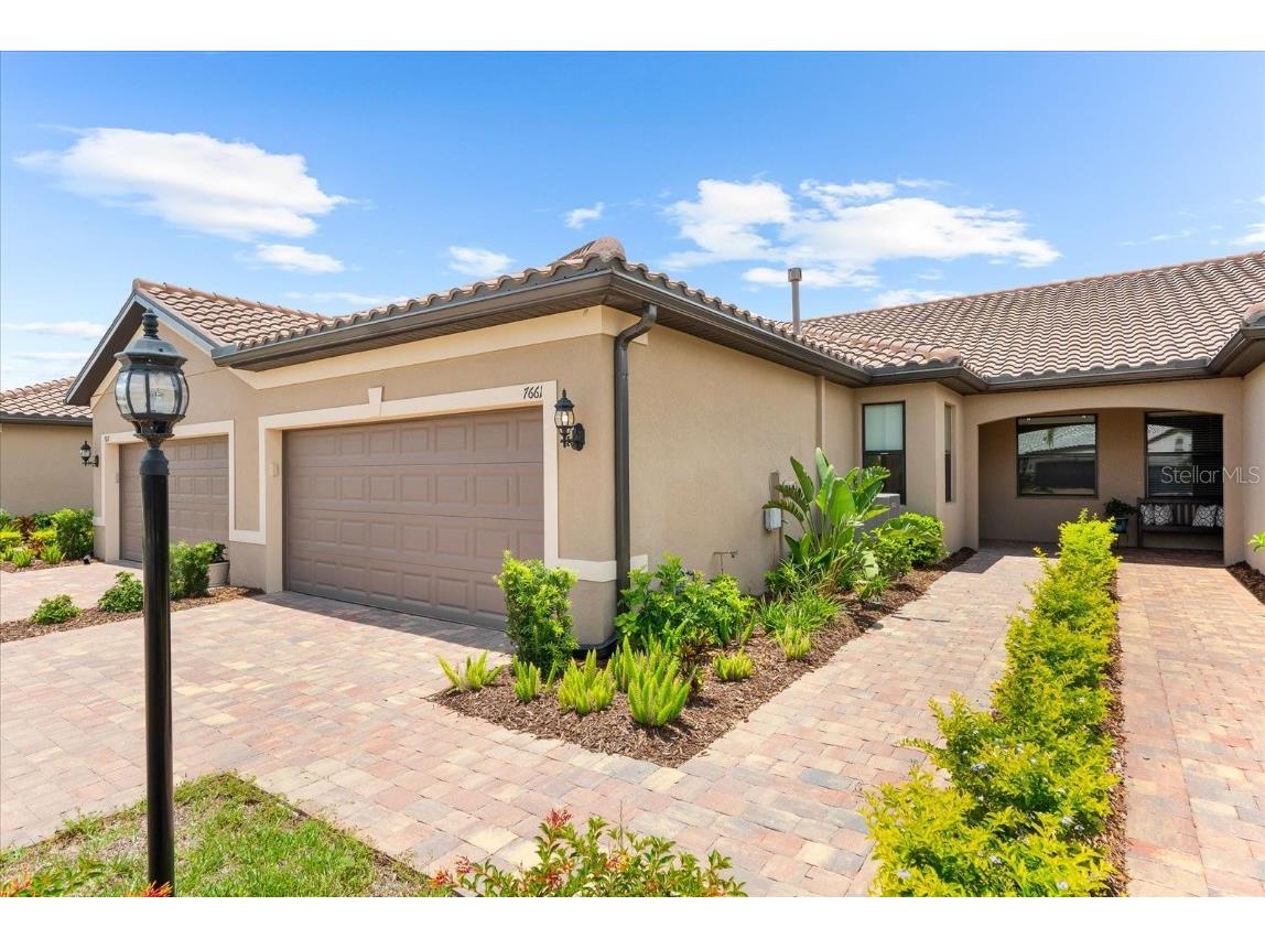 7661 Summerland Cove Bradenton FL 34202 A4656806 image1