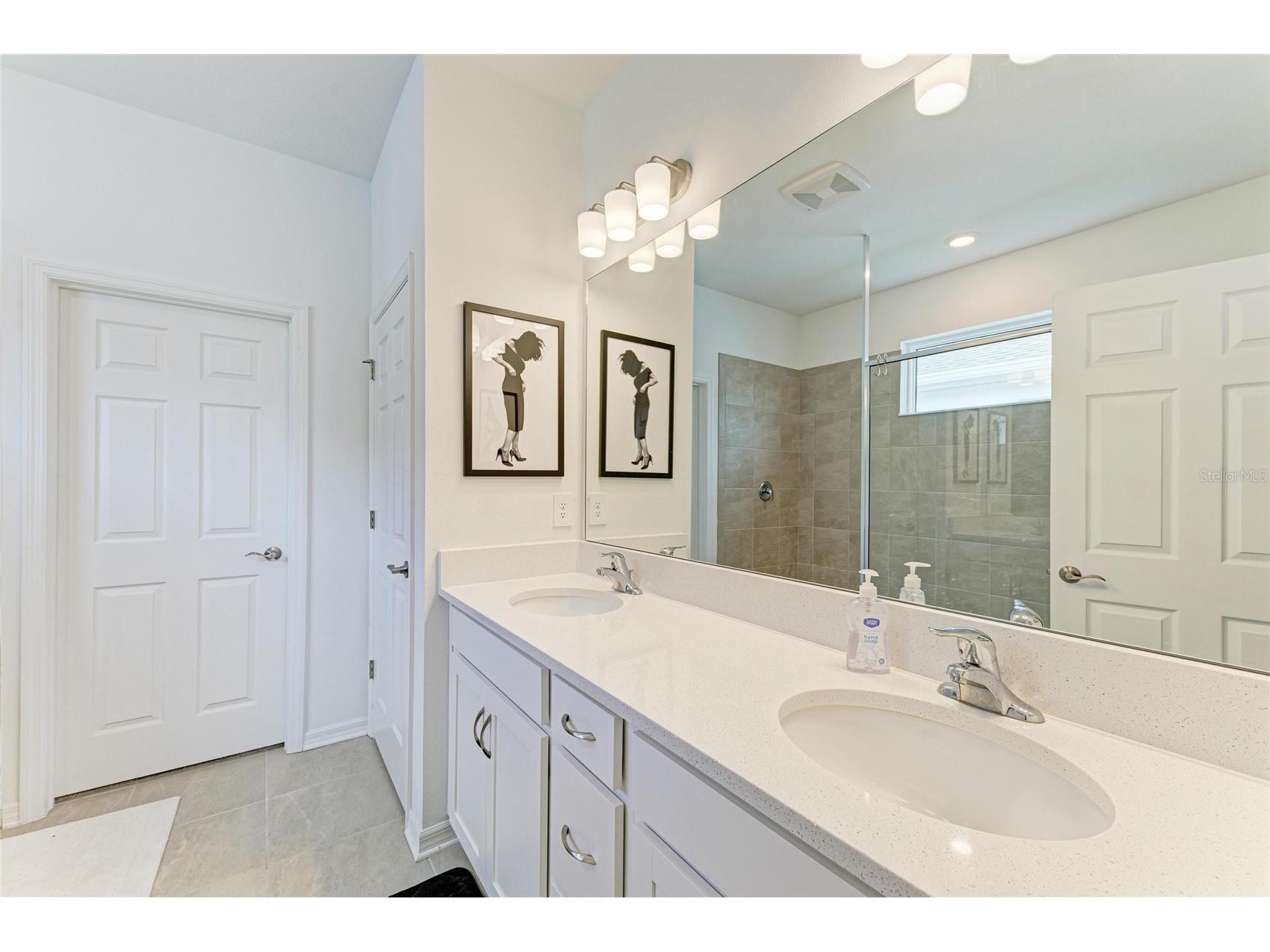 7664 Livewell Lane Sarasota FL 34240 A4677401 image25