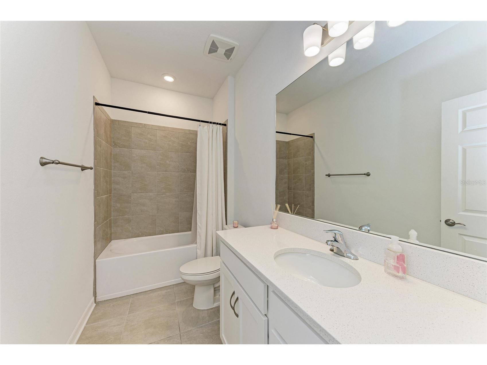 7664 Livewell Lane Sarasota FL 34240 A4677401 image29