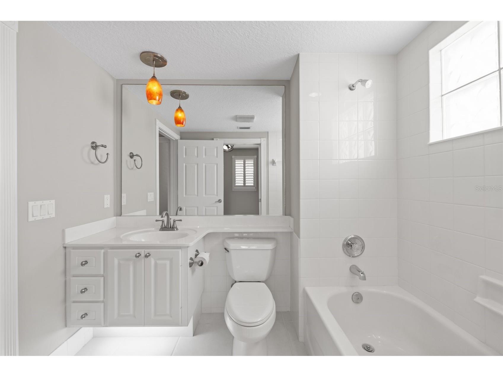 7665 Bergamo Avenue Sarasota FL 34238 A4678647 image14