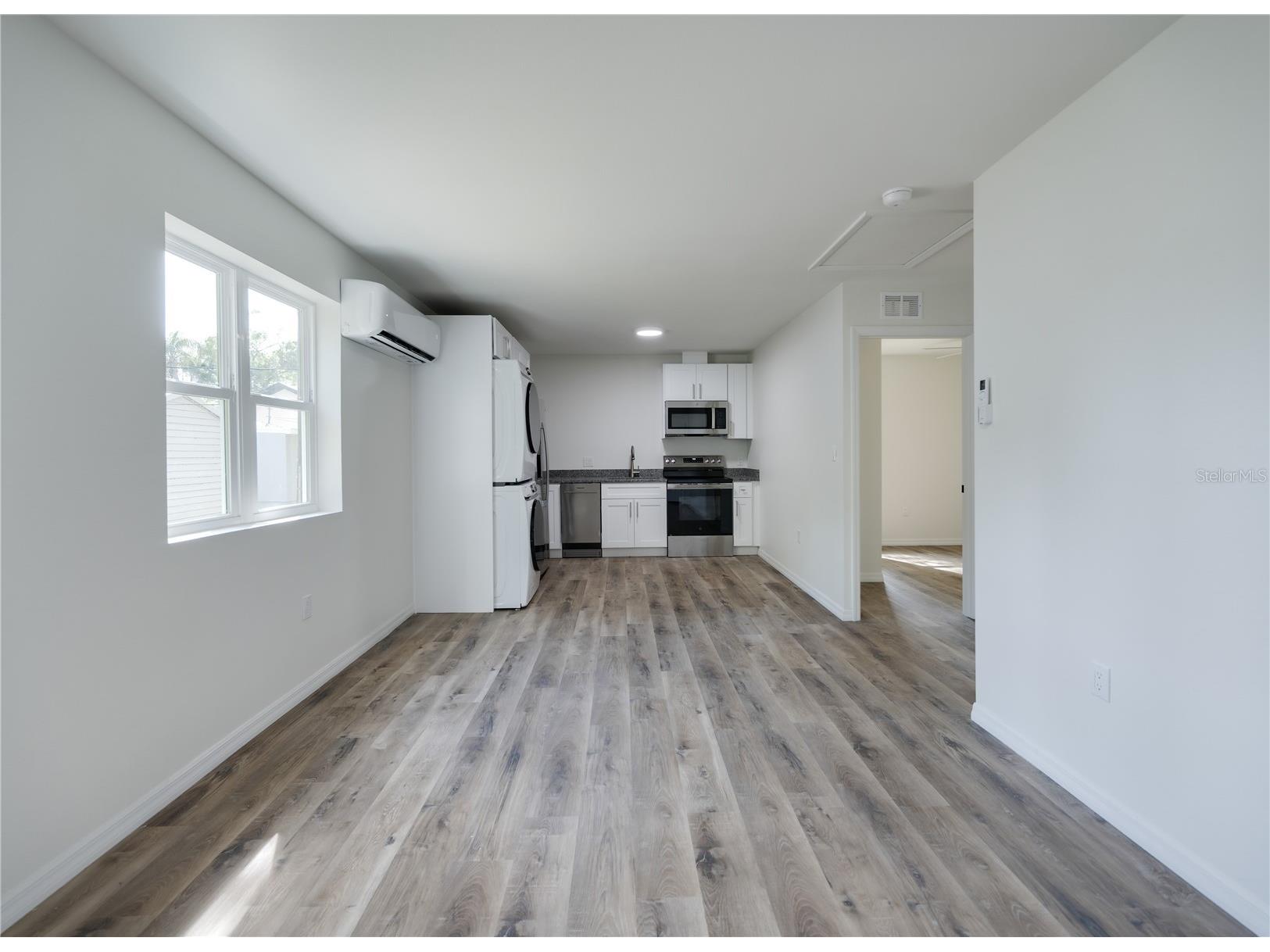 767 1/2 19th Avenue S Saint Petersburg FL 33705 TB8497046 image4