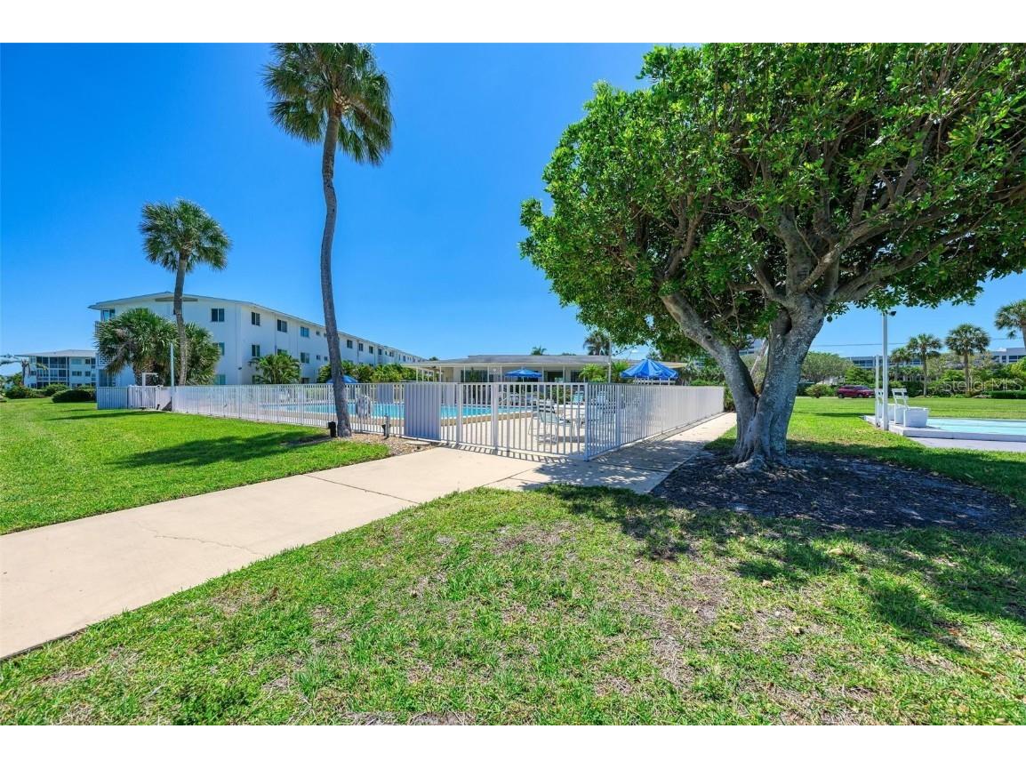767 John Ringling Boulevard #25 Sarasota FL 34236 - SARASOTA BAY A4655140 image43