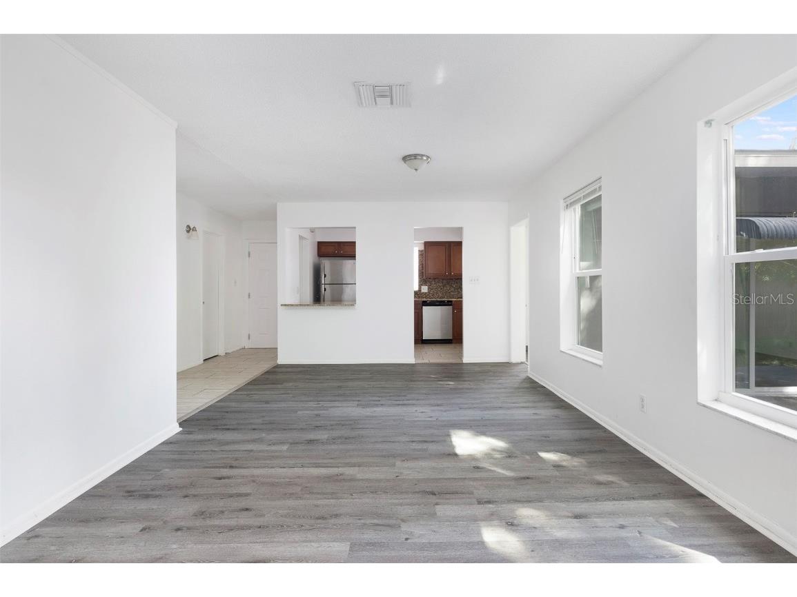 7670 8th Street N Saint Petersburg FL 33702 TB8438033 image10