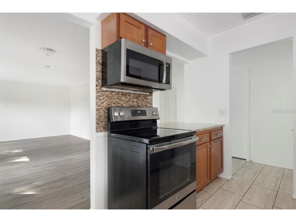 7670 8th Street N Saint Petersburg FL 33702 TB8438033 image5