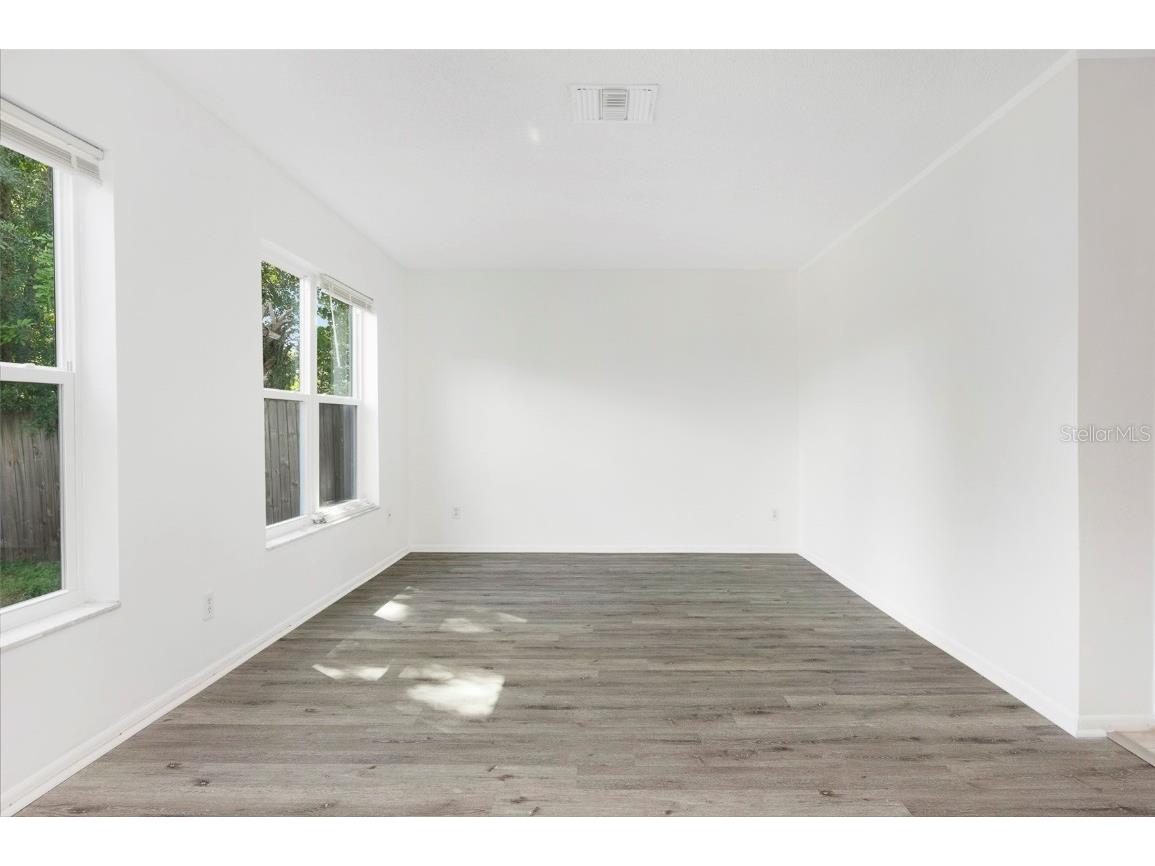 7670 8th Street N Saint Petersburg FL 33702 TB8438033 image9