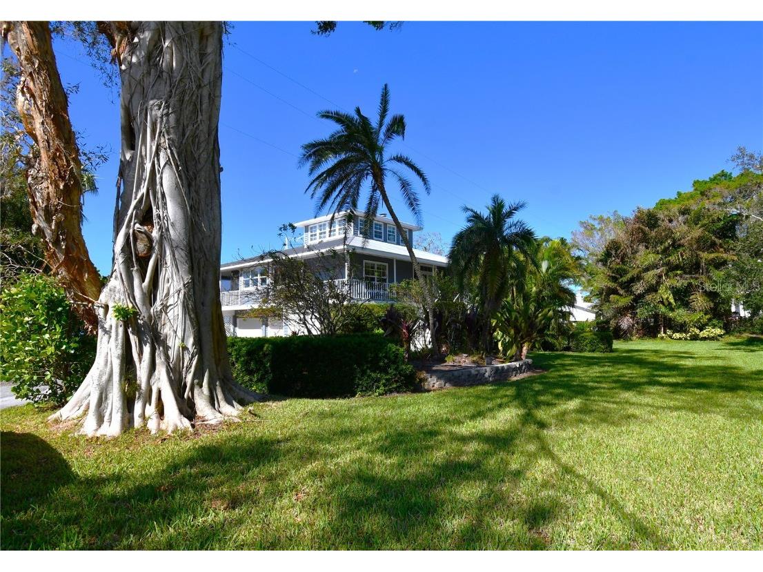 7676 Westmoreland Drive Sarasota FL 34243 A4646230 image1