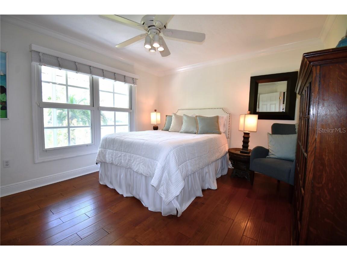 7676 Westmoreland Drive Sarasota FL 34243 A4646230 image16