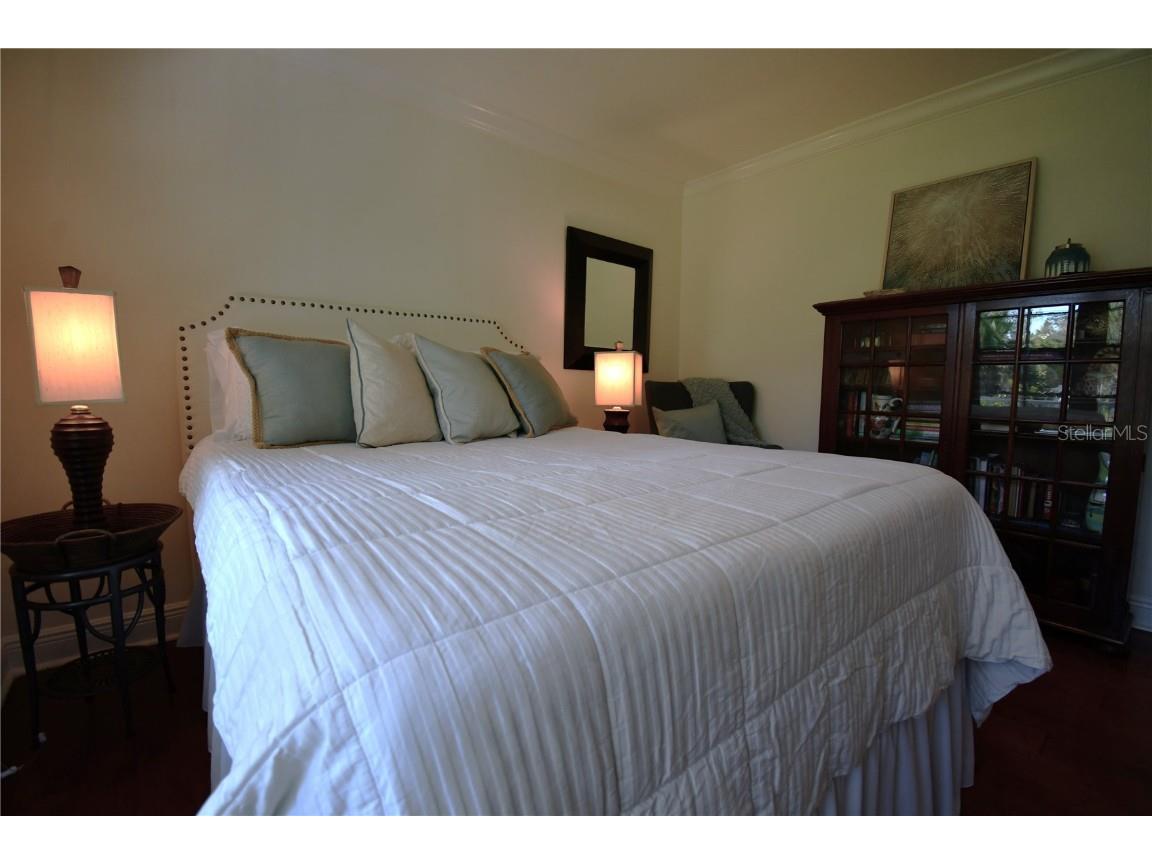 7676 Westmoreland Drive Sarasota FL 34243 A4646230 image17