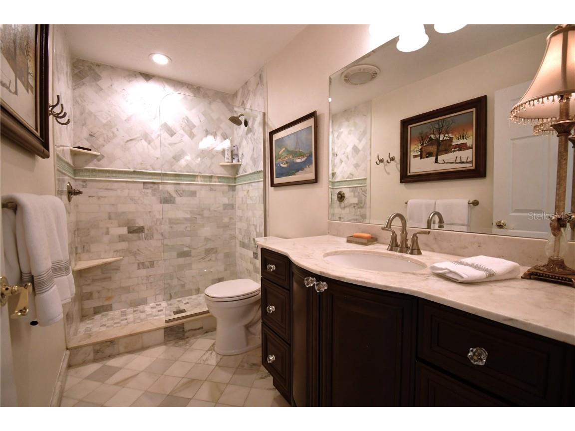 7676 Westmoreland Drive Sarasota FL 34243 A4646230 image18