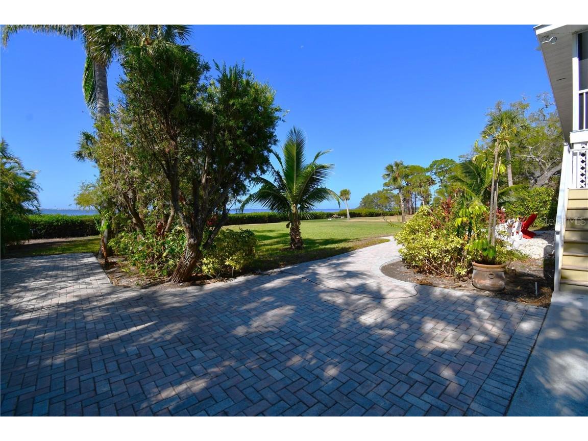 7676 Westmoreland Drive Sarasota FL 34243 A4646230 image7