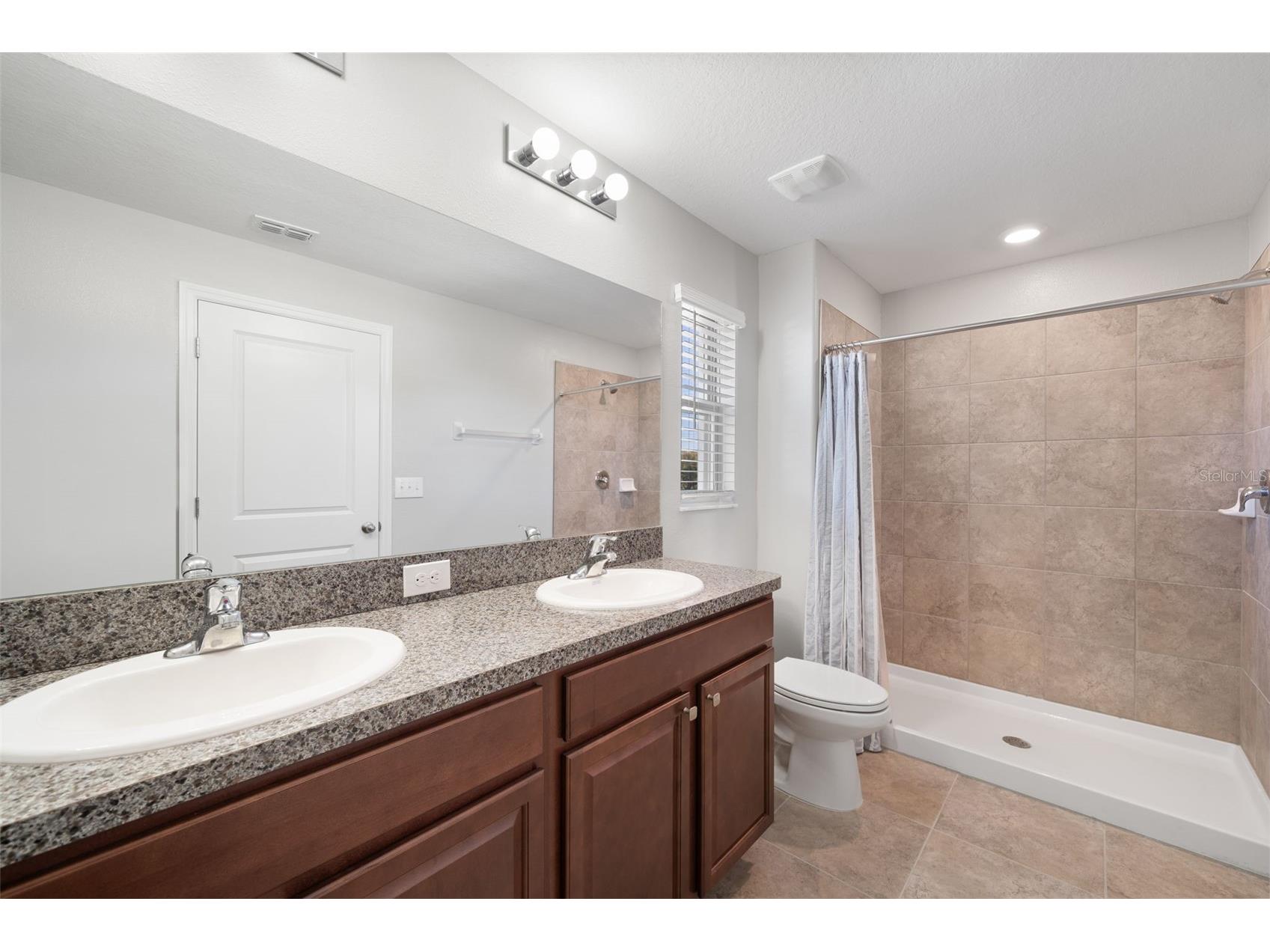 7678 Ginger Lily Court Tampa FL 33619 TB8495536 image14