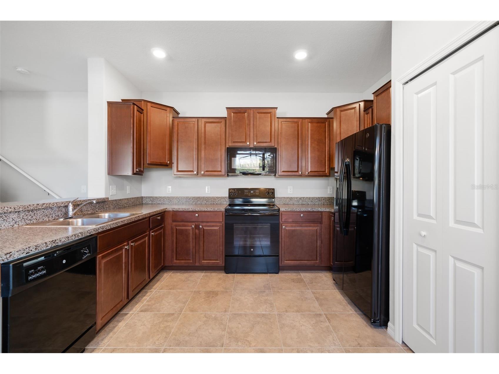 7678 Ginger Lily Court Tampa FL 33619 TB8495536 image7