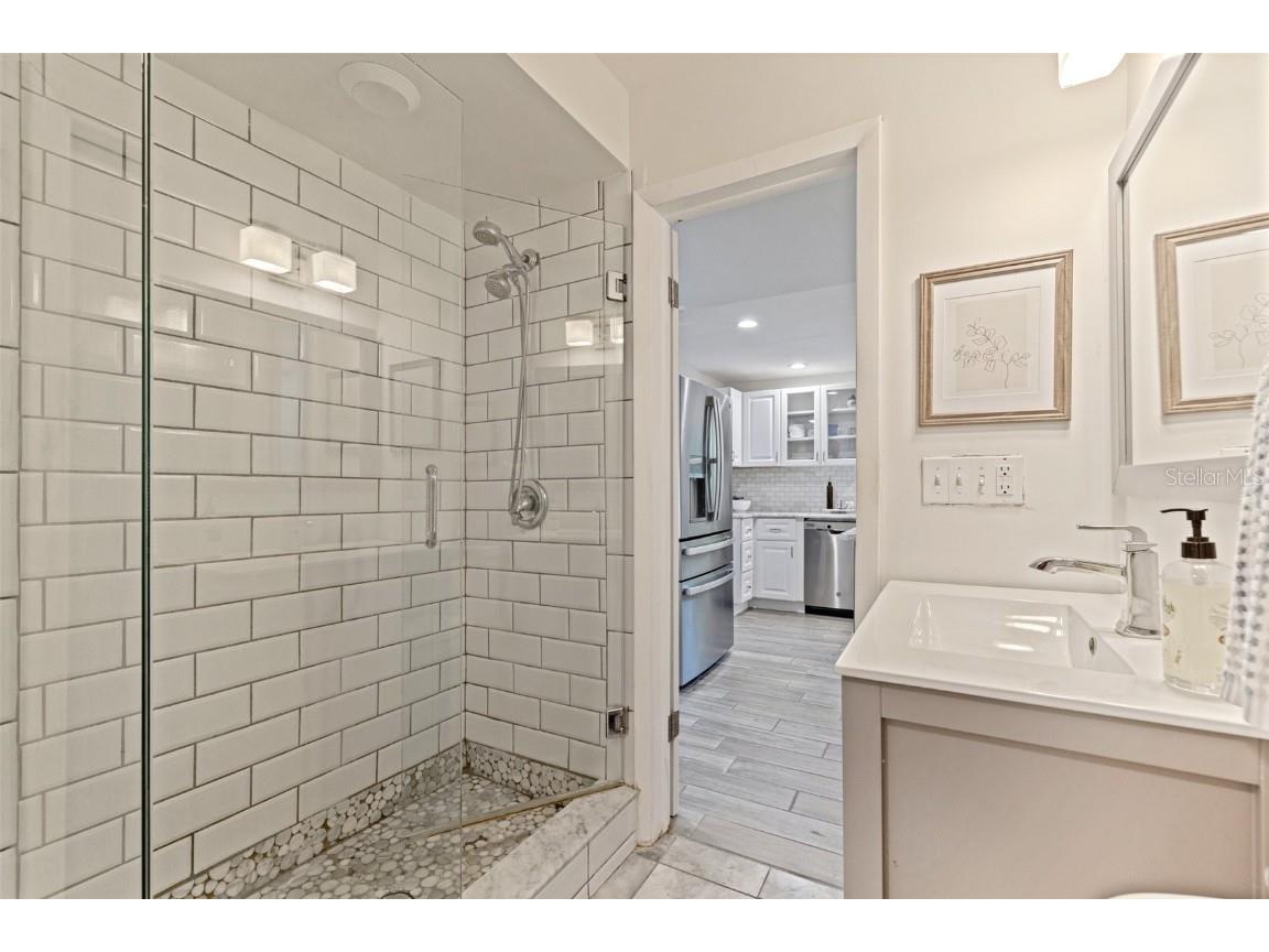 768 Pinellas Point Drive S Saint Petersburg FL 33705 TB8387168 image11