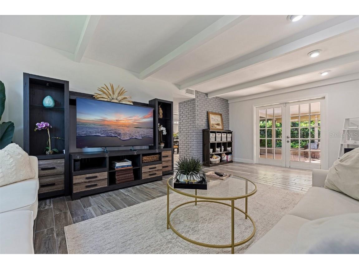 768 Pinellas Point Drive S Saint Petersburg FL 33705 TB8387168 image17