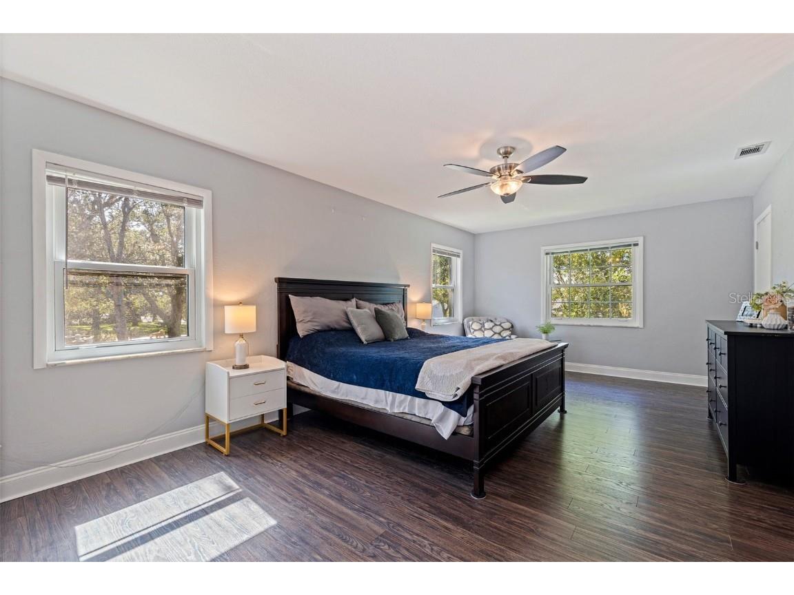 768 Pinellas Point Drive S Saint Petersburg FL 33705 TB8387168 image22