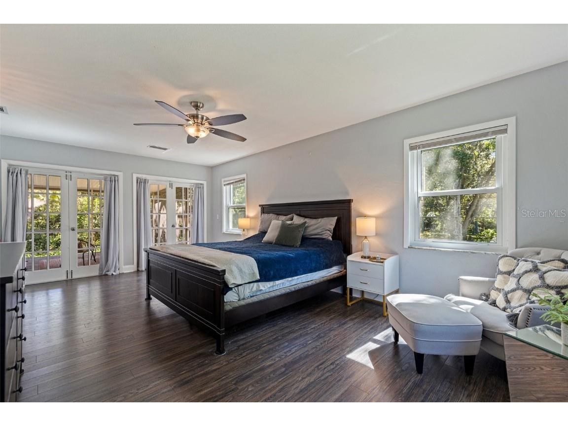 768 Pinellas Point Drive S Saint Petersburg FL 33705 TB8387168 image23