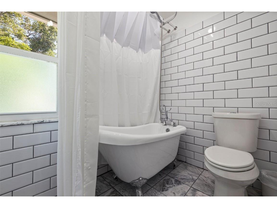 768 Pinellas Point Drive S Saint Petersburg FL 33705 TB8387168 image33