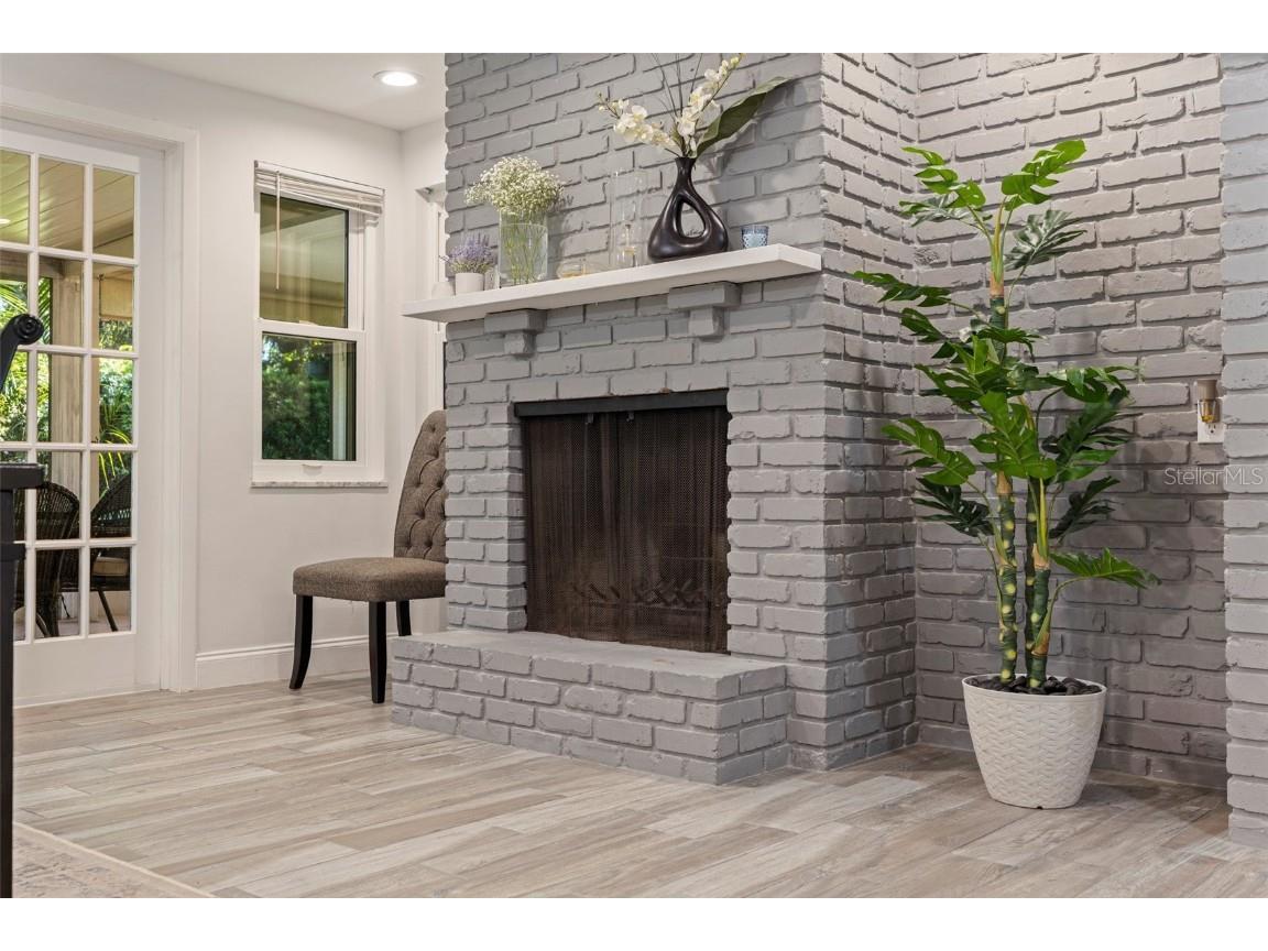 768 Pinellas Point Drive S Saint Petersburg FL 33705 TB8387168 image5