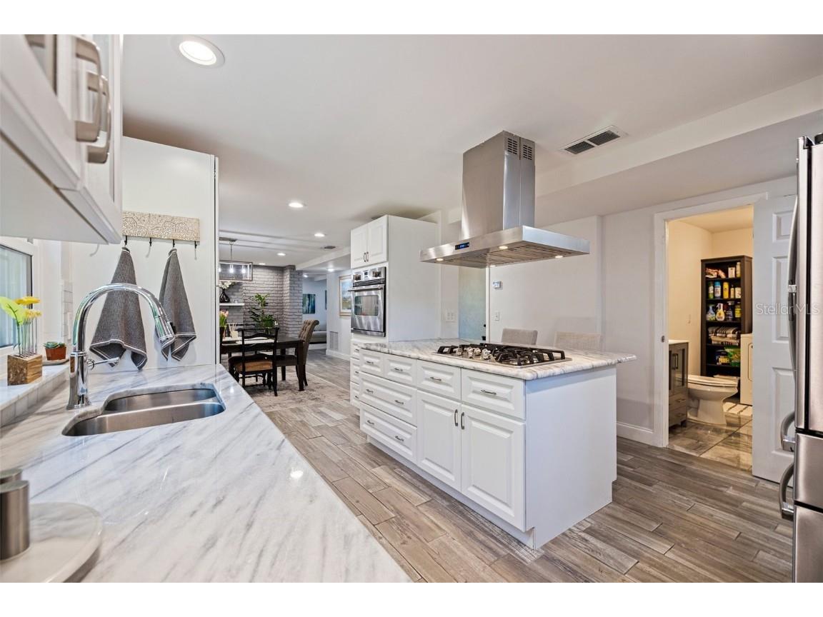 768 Pinellas Point Drive S Saint Petersburg FL 33705 TB8387168 image9