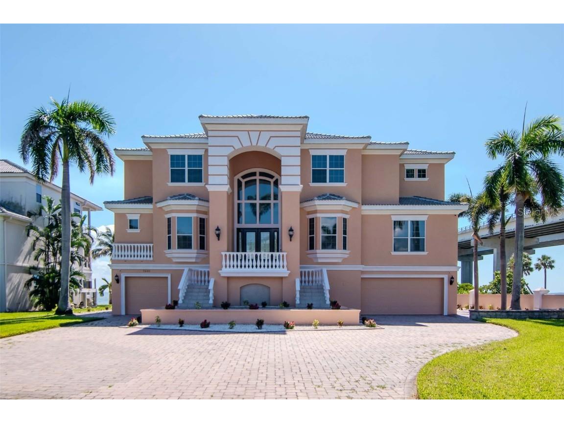 7680 Paradise Pointe Circle S Saint Petersburg FL 33711 - TAMPA BAY TB8449283 image1