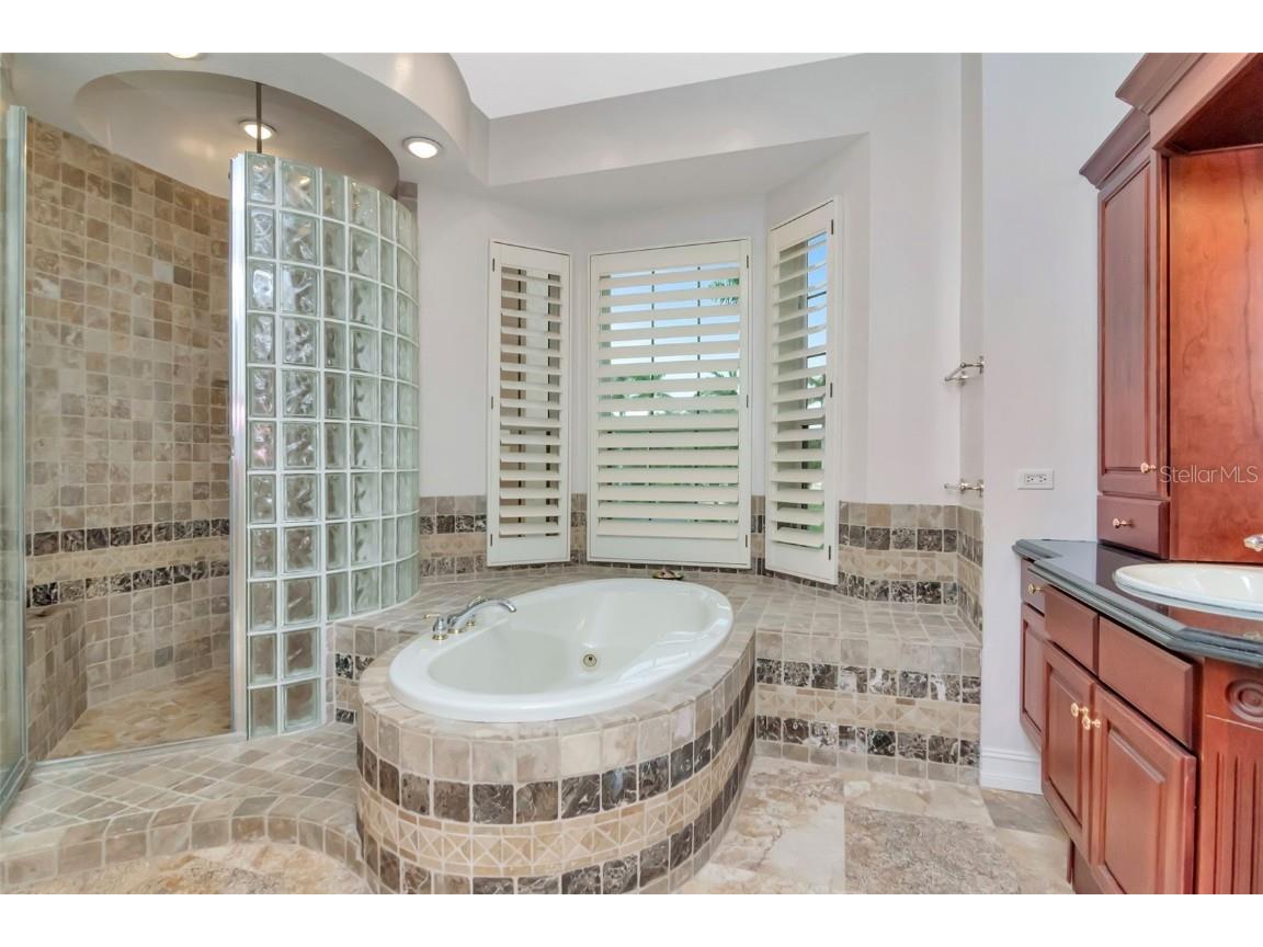 7680 Paradise Pointe Circle S Saint Petersburg FL 33711 - TAMPA BAY TB8449283 image21