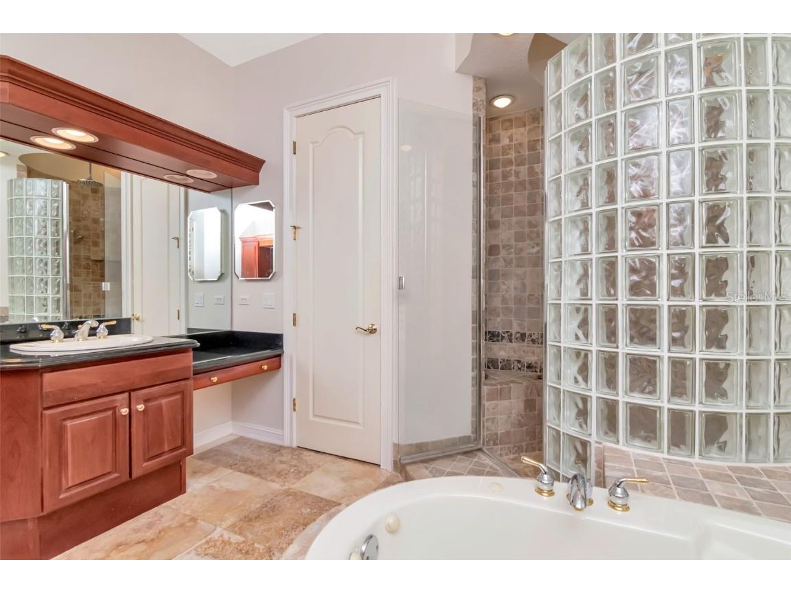 7680 Paradise Pointe Circle S Saint Petersburg FL 33711 - TAMPA BAY TB8449283 image22