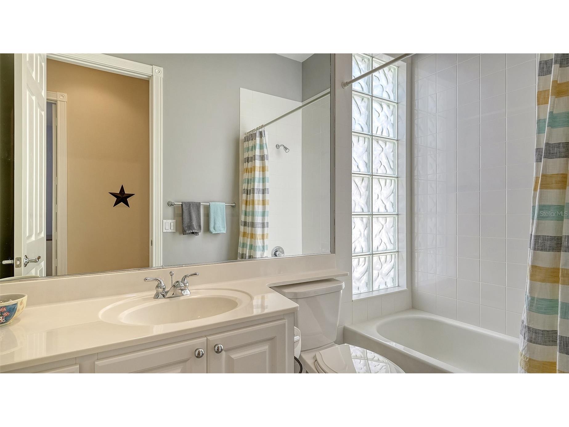 7681 Uliva Way Sarasota FL 34238 A4676986 image33