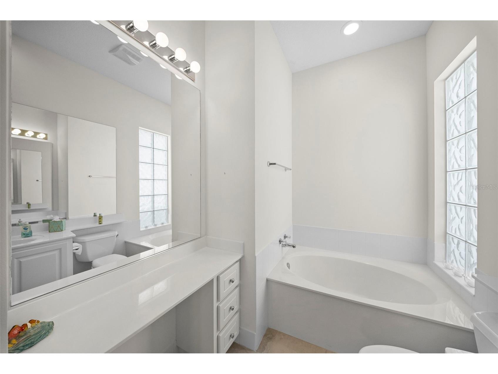 7687 Uliva Way Sarasota FL 34238 A4689543 image16
