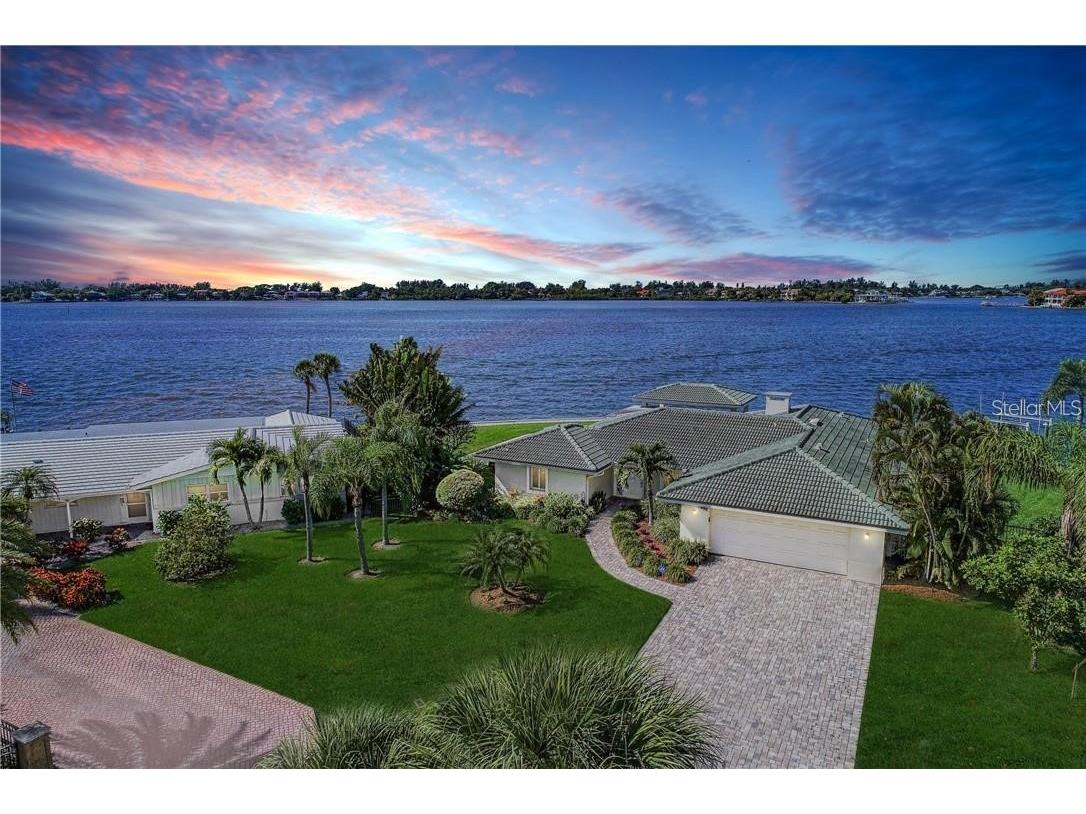 7692 Cove Terrace Sarasota FL 34231 - SARASOTA BAY A4680569 image1