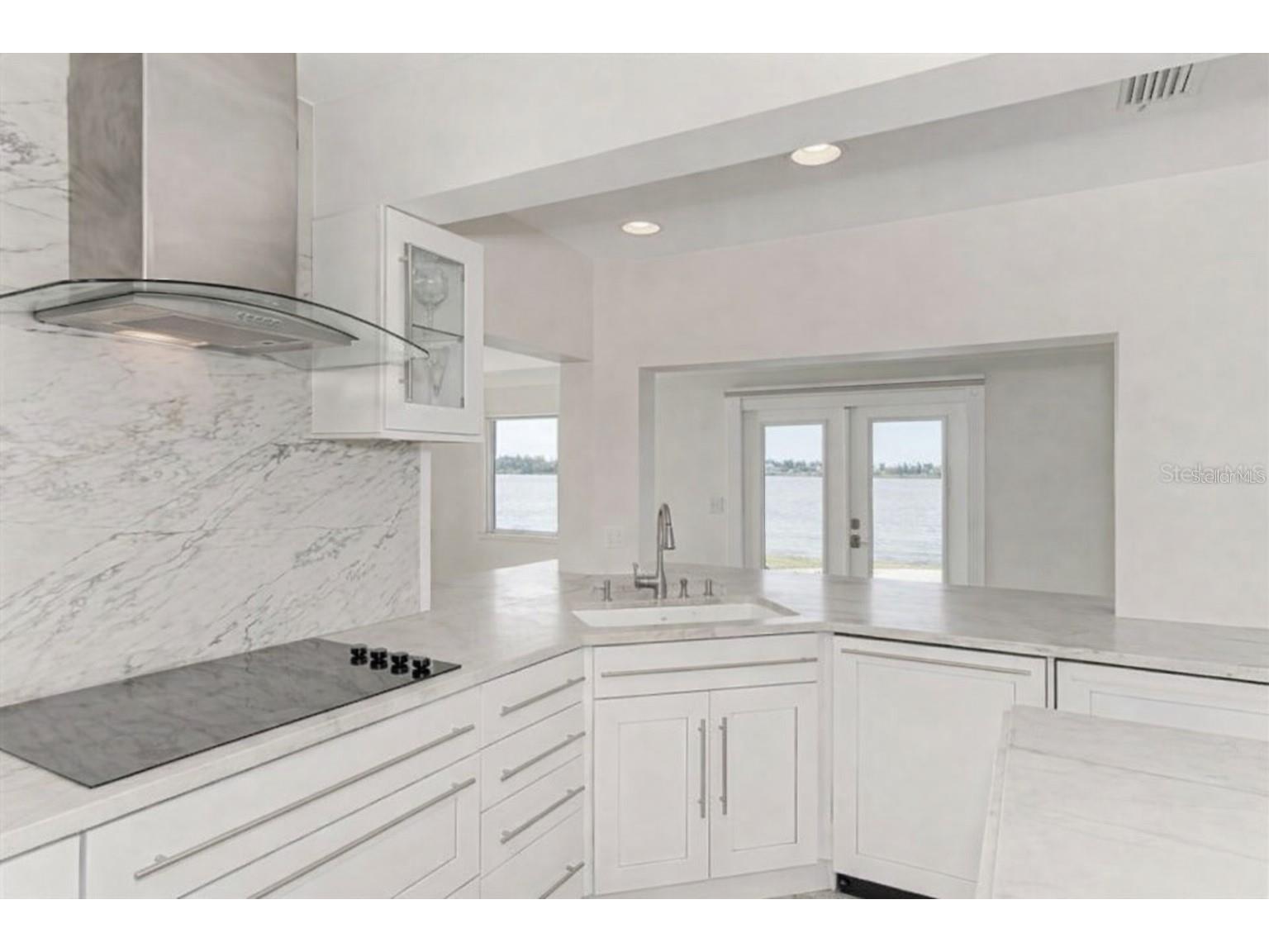 7692 Cove Terrace Sarasota FL 34231 - SARASOTA BAY A4680569 image13